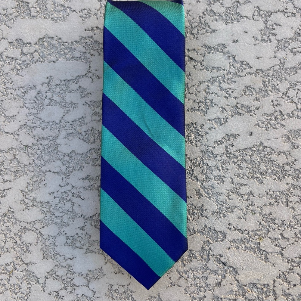 J Crew Silk Men’s Tie Striped Blue Handmade NWT One Size 57” Length 2.75” Width